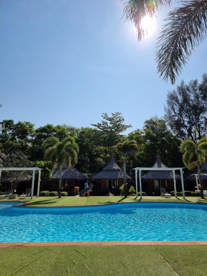 Phayam Cottage Resort Koh Phayam Luaran gambar
